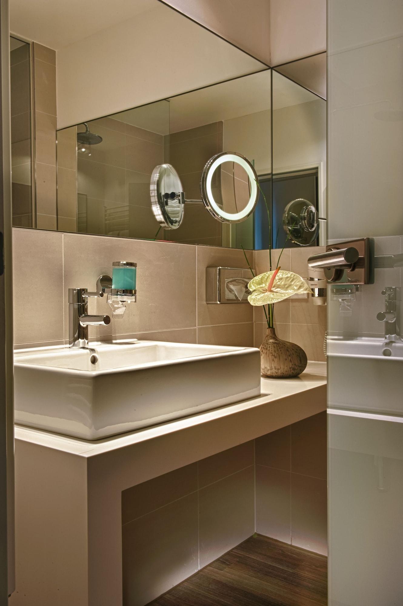 Hotel Conti Duisburg - Partner Of Sorat Hotels Екстер'єр фото