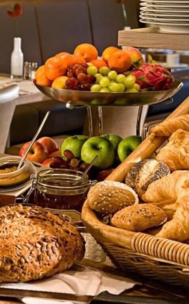 Hotel Conti Duisburg - Partner Of Sorat Hotels Екстер'єр фото